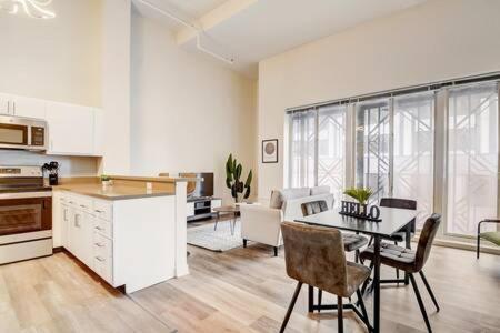 Cozysuites - 1Br With Direct Skybridge Access #1 Indianápolis Exterior foto