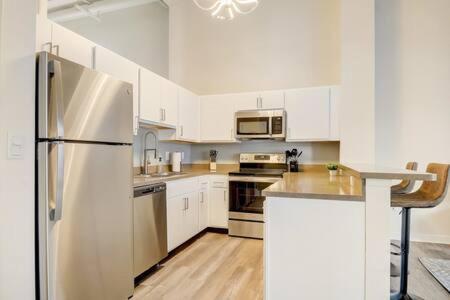 Cozysuites - 1Br With Direct Skybridge Access #1 Indianápolis Exterior foto